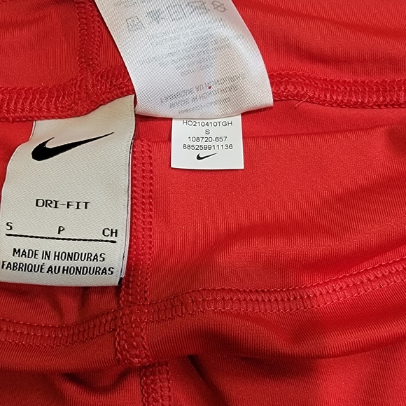 Nike Women's Red Volleyball Shorts Size Small - Picture 2 of 7